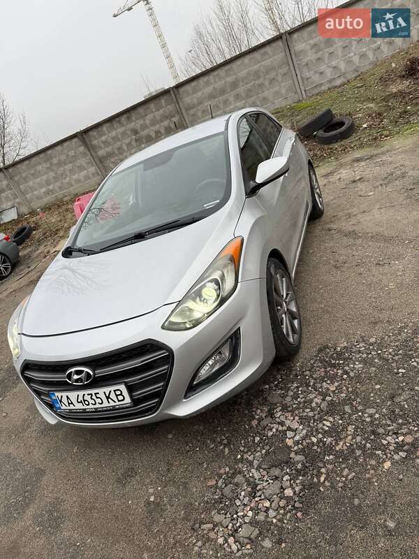 Хэтчбек Hyundai Elantra 2016 в Киеве