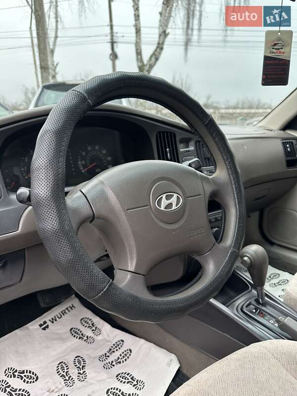 Седан Hyundai Elantra 2004 в Смеле