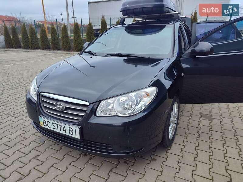 Седан Hyundai Elantra 2008 в Львове