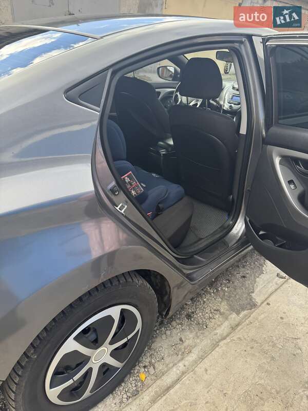 Седан Hyundai Elantra 2011 в Кривом Роге фото 5 Седан Hyundai Elantra 2011 в Кривом Роге