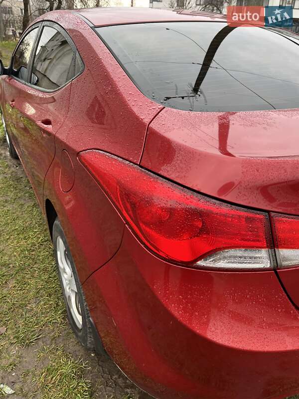 Седан Hyundai Elantra 2013 в Львове