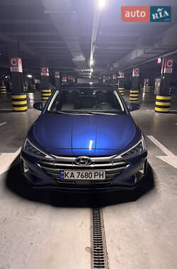 Седан Hyundai Elantra 2020 в Киеве