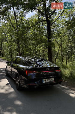 Седан Hyundai Elantra 2022 в Днепре