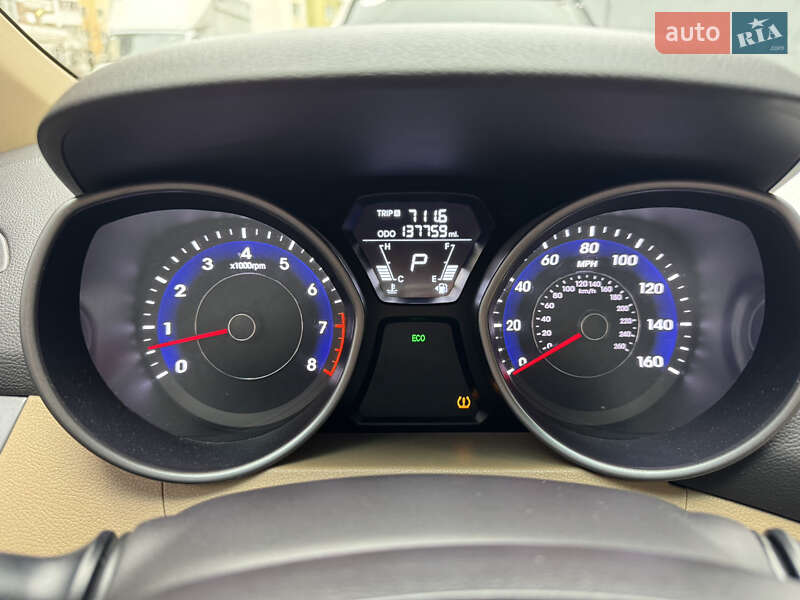 Седан Hyundai Elantra 2013 в Киеве