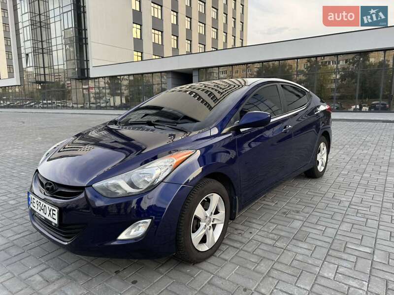 Седан Hyundai Elantra 2013 в Днепре