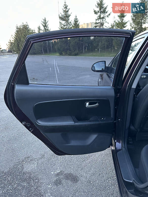 Седан Hyundai Elantra 2007 в Тернополе