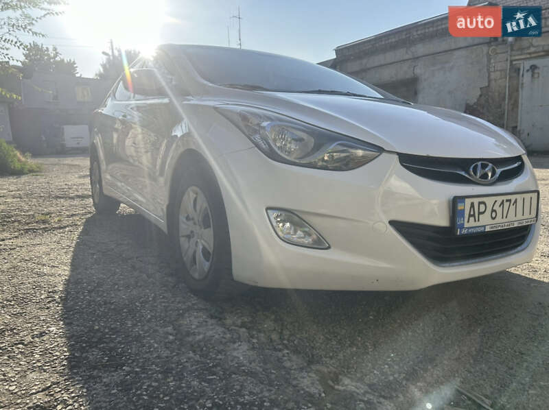 Hyundai Elantra 2012