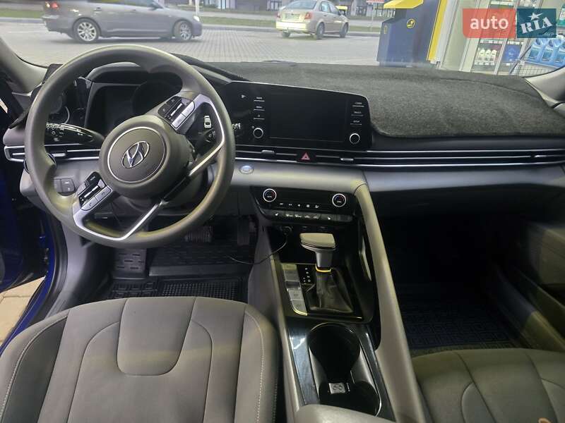 Седан Hyundai Elantra 2023 в Киеве
