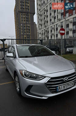 Седан Hyundai Elantra 2016 в Киеве