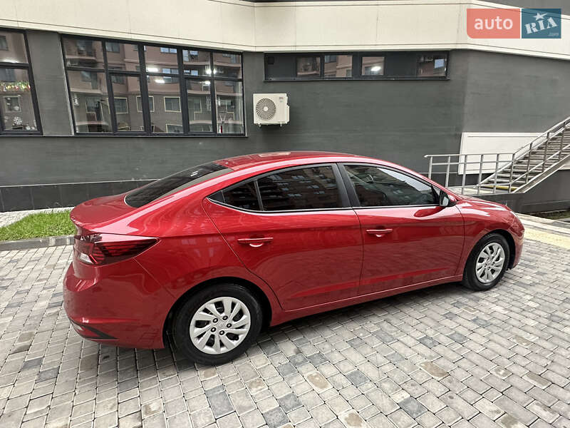 Седан Hyundai Elantra 2019 в Одессе