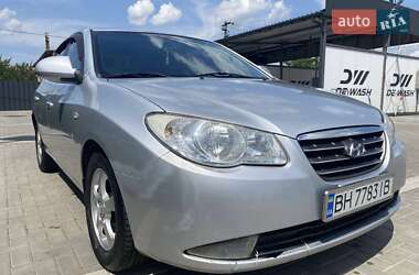 Хэтчбек Hyundai Elantra 2008 в Помошной