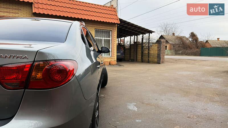 Седан Hyundai Elantra 2010 в Славянске