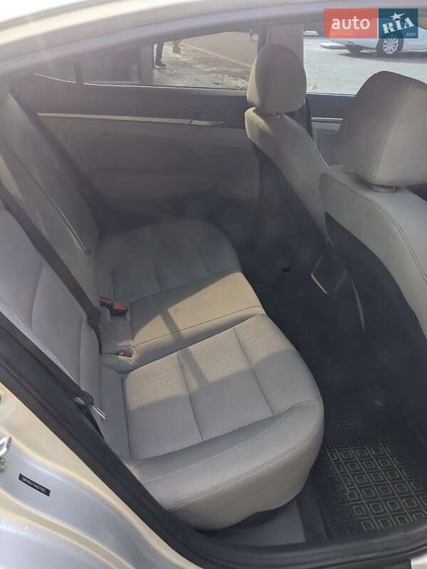 Седан Hyundai Elantra 2016 в Києві фото 16 Седан Hyundai Elantra 2016 в Києві