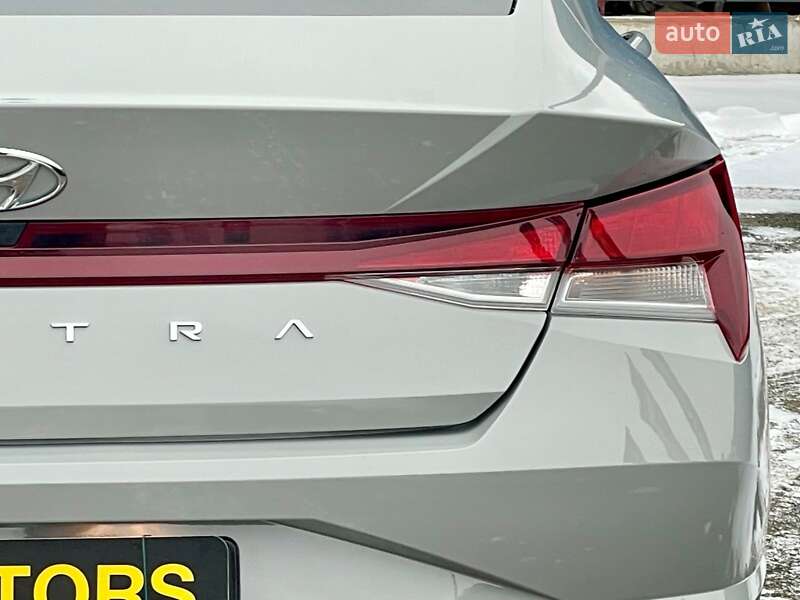 Седан Hyundai Elantra 2021 в Києві