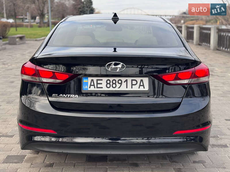 Седан Hyundai Elantra 2018 в Дніпрі