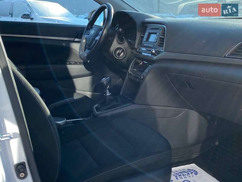 Седан Hyundai Elantra 2018 в Львове