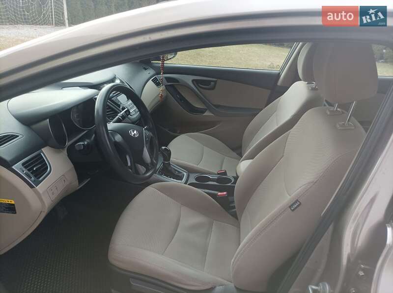 Седан Hyundai Elantra 2014 в Подрясном фото 4 Седан Hyundai Elantra 2014 в Подрясном