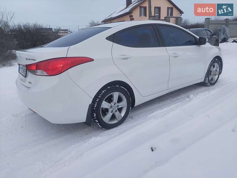 Седан Hyundai Elantra 2012 в Днепре