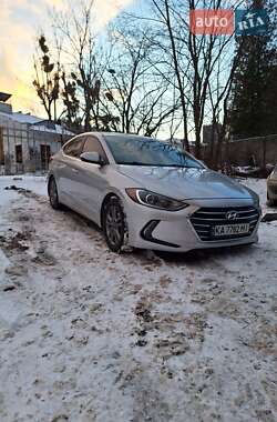 Седан Hyundai Elantra 2016 в Киеве