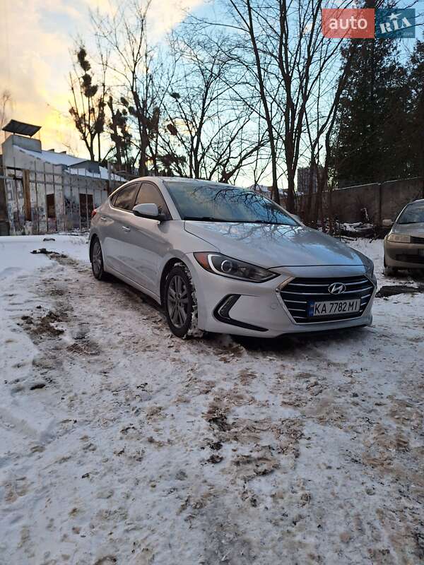 Hyundai Elantra 2016