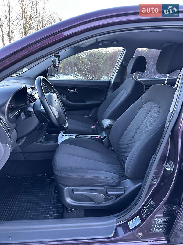 Седан Hyundai Elantra 2007 в Тернополе