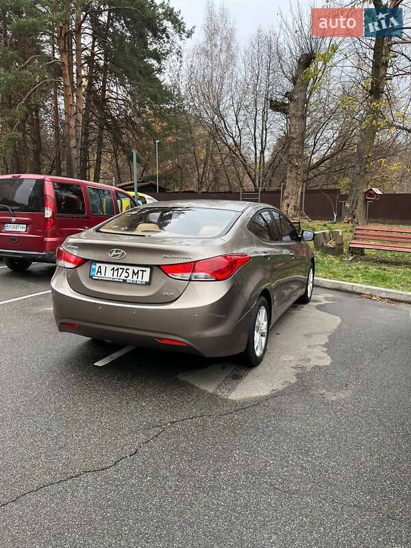 Седан Hyundai Elantra 2011 в Броварах