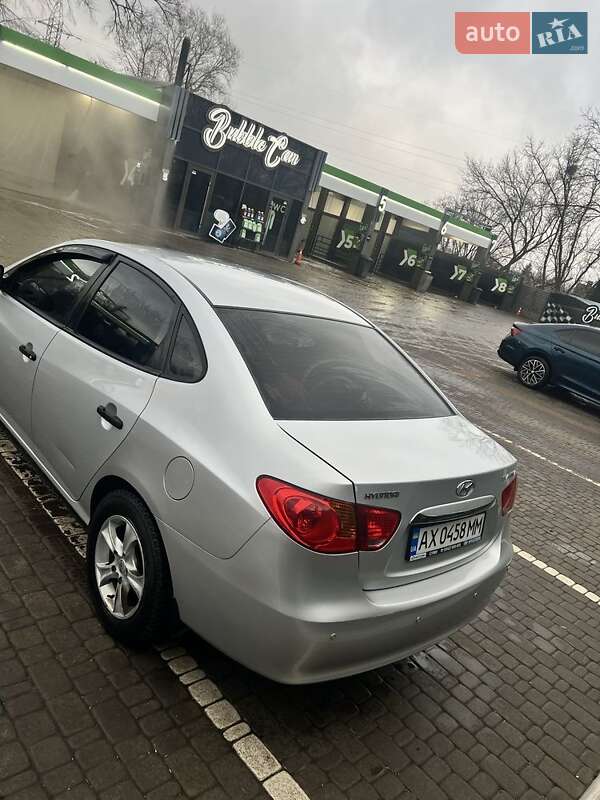 Седан Hyundai Elantra 2010 в Харькове