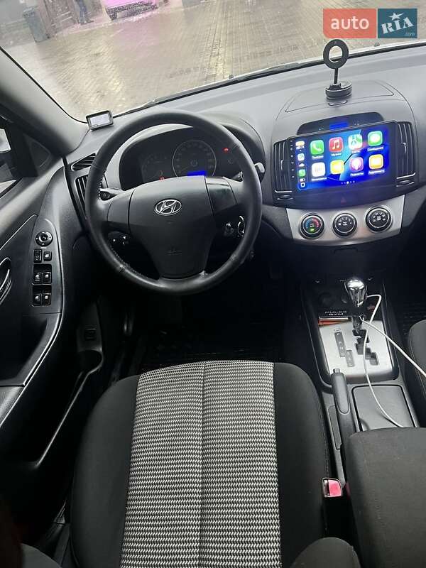 Седан Hyundai Elantra 2010 в Харькове