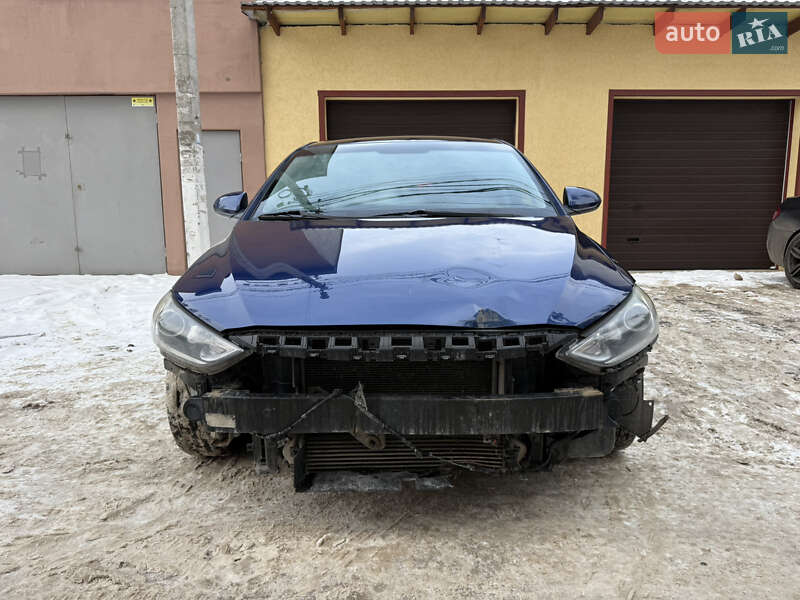 Седан Hyundai Elantra 2017 в Ирпене