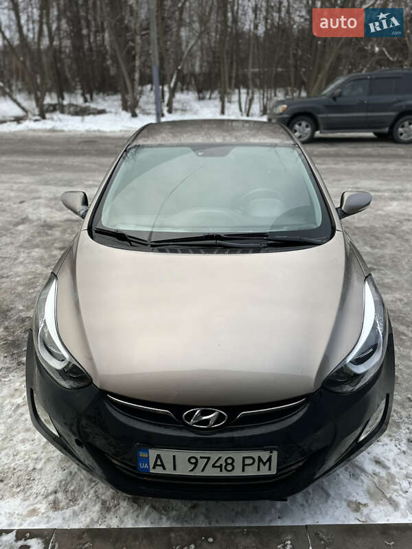 Hyundai Elantra 2012