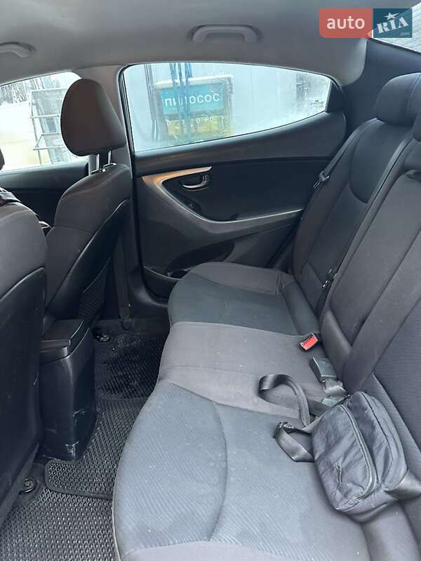 Седан Hyundai Elantra 2012 в Киеве
