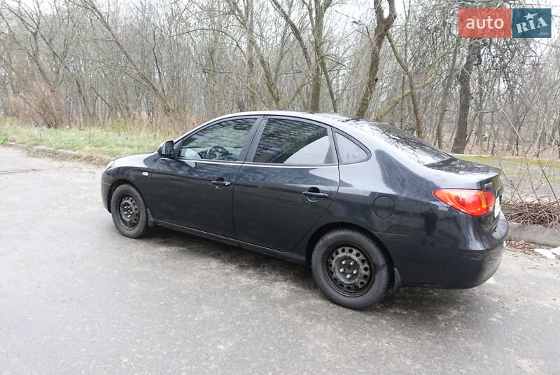 Седан Hyundai Elantra 2008 в Киеве
