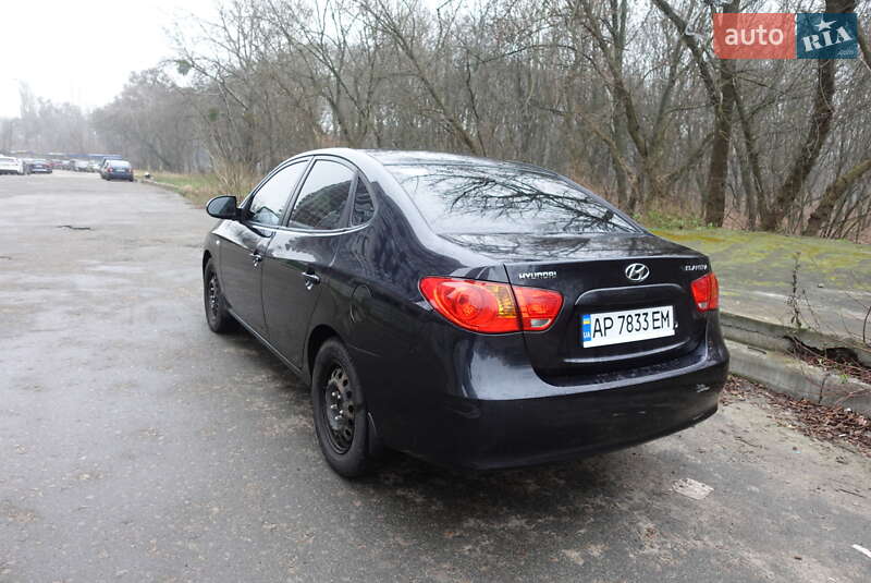 Седан Hyundai Elantra 2008 в Киеве