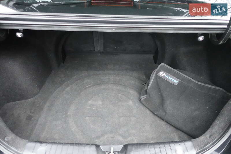 Седан Hyundai Elantra 2008 в Киеве