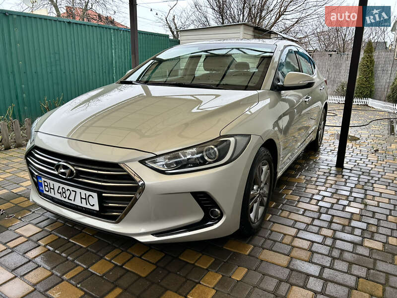 Hyundai Elantra 2016
