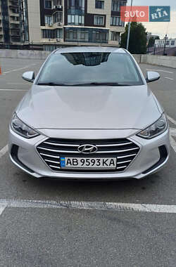 Седан Hyundai Elantra 2018 в Киеве