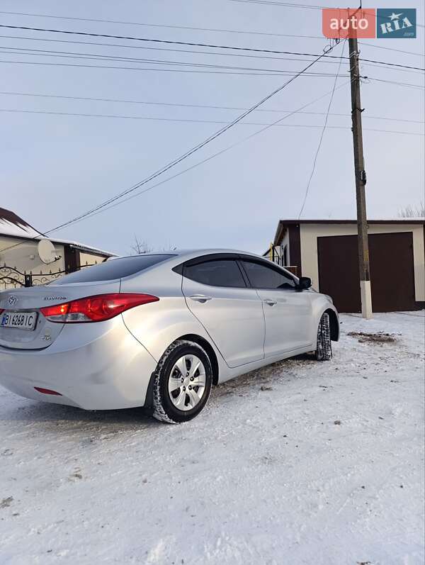 Hyundai Elantra 2011