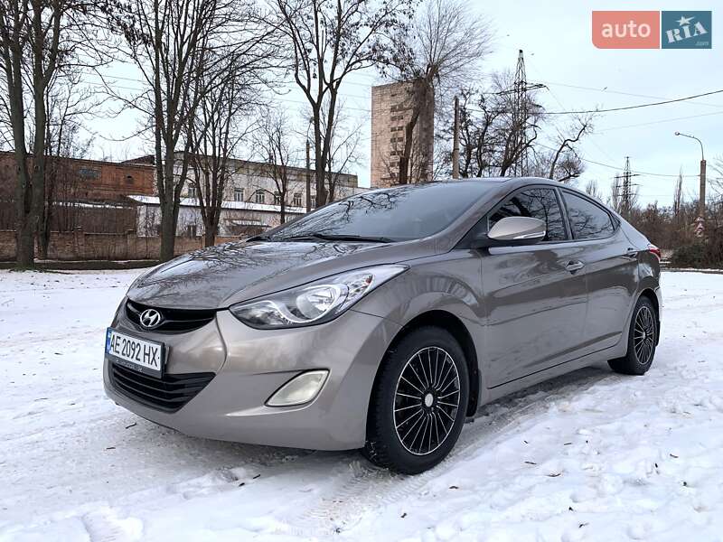 Седан Hyundai Elantra 2013 в Кривом Роге