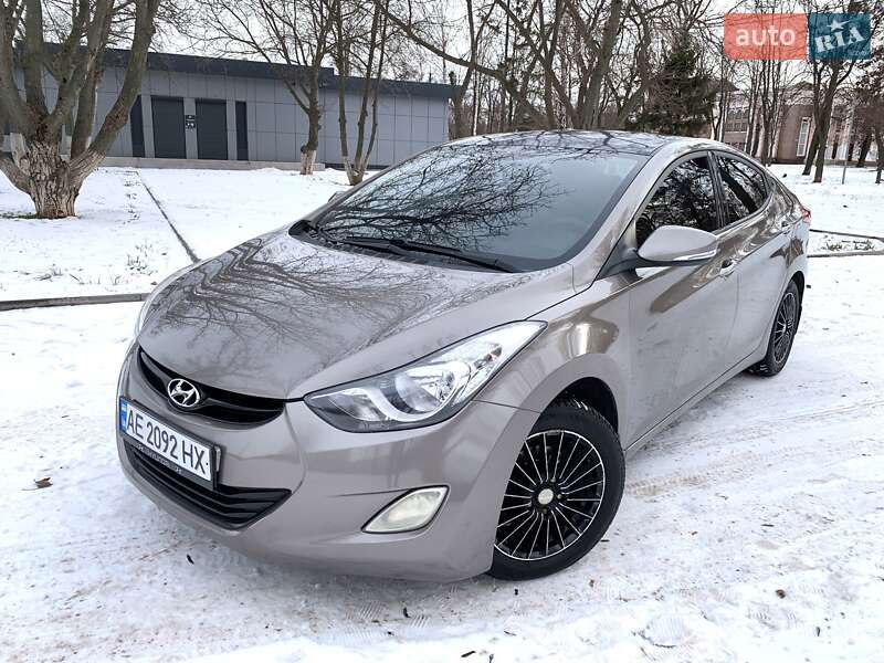 Седан Hyundai Elantra 2013 в Кривом Роге