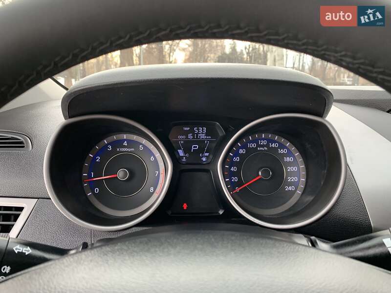 Седан Hyundai Elantra 2013 в Кривом Роге