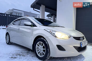 Седан Hyundai Elantra 2012 в Львові