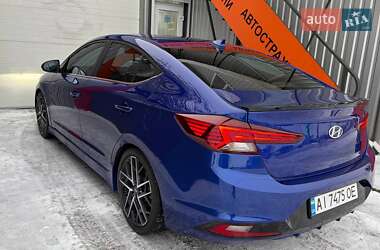 Седан Hyundai Elantra 2019 в Києві