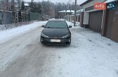 Седан Hyundai Elantra 2020 в Києві