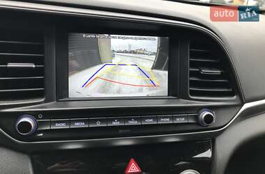 Седан Hyundai Elantra 2019 в Києві