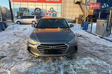 Седан Hyundai Elantra 2017 в Киеве