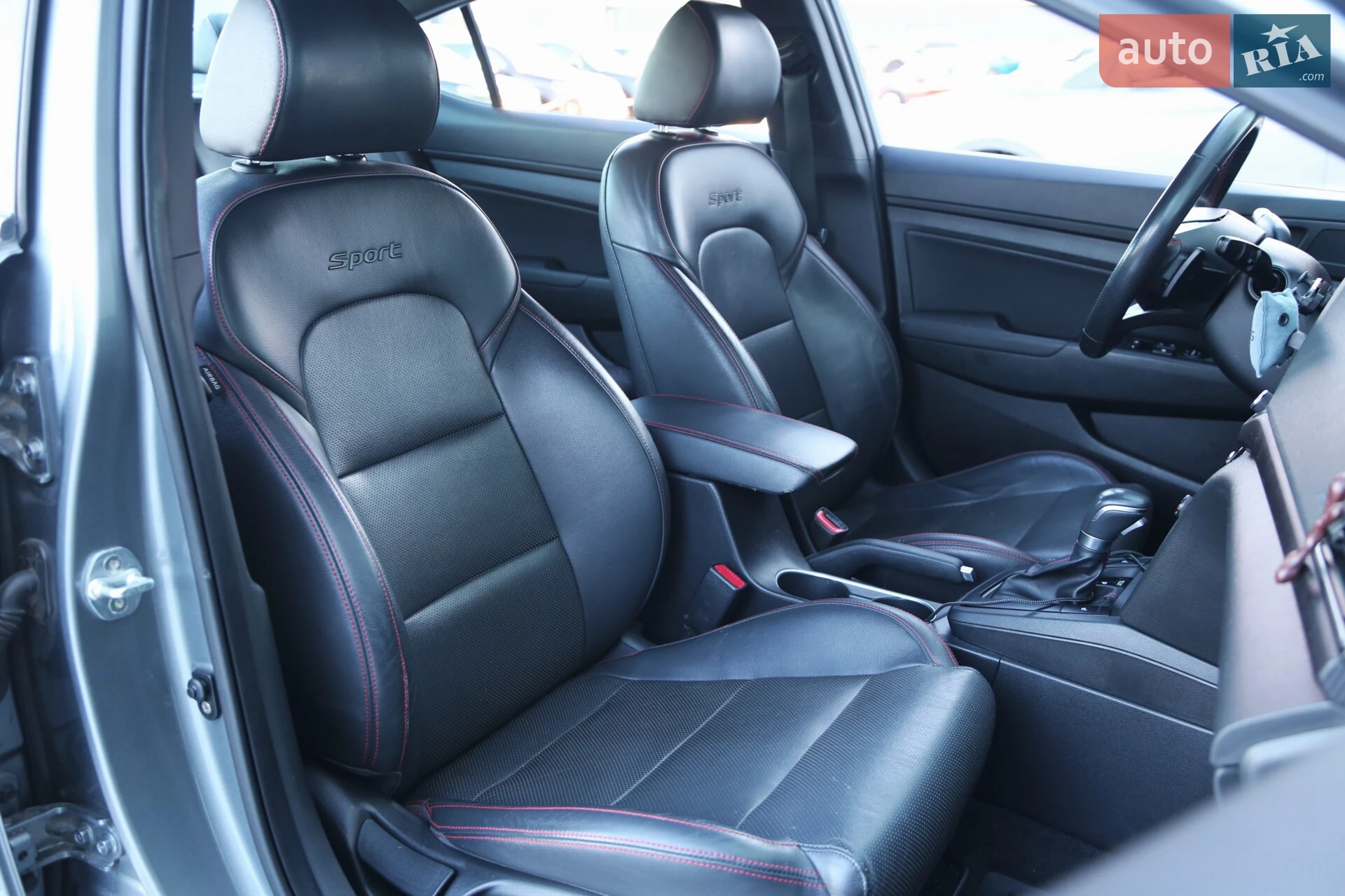 2016 Hyundai Elantra - мініатюра 12