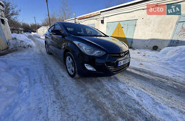 Седан Hyundai Elantra 2013 в Коростене