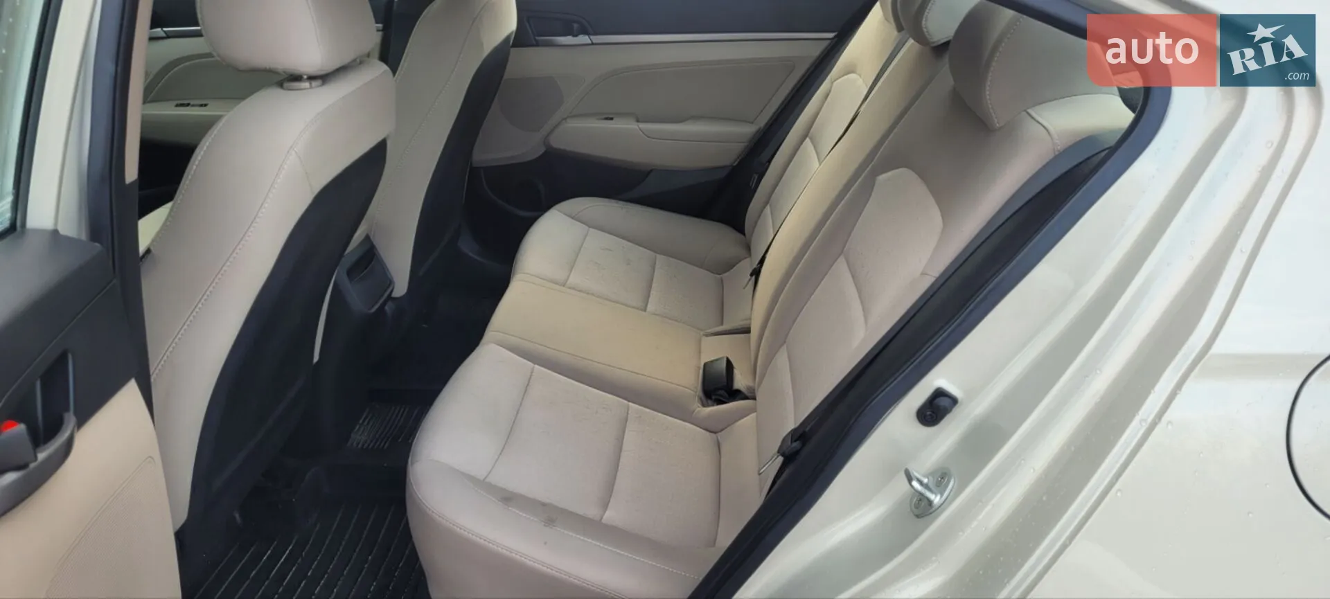 2016 Hyundai Elantra - мініатюра 12