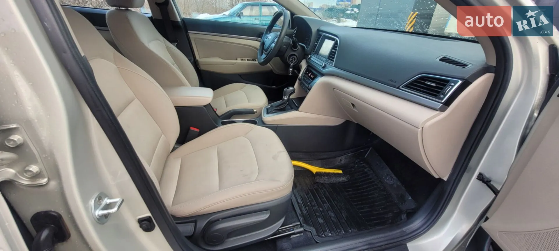 2016 Hyundai Elantra - мініатюра 11