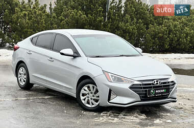 Седан Hyundai Elantra 2019 в Киеве